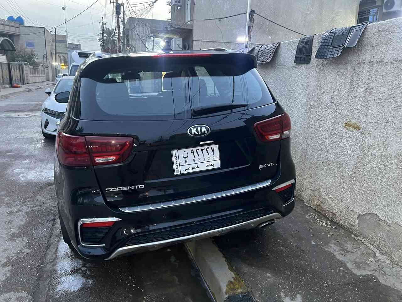 السلام عليكم
سورنتو ٢٠١٩ سياره وارد امريكي 

حادث موضح بل صور سياره فول مواصفات ١/١ خنك للاخير 

سياره ماشيه ٣٥ ميل 

سعر ٢٦٠ وبيه مجال قليل 

مكان بغداد البلديات 

الهاتف ***********
