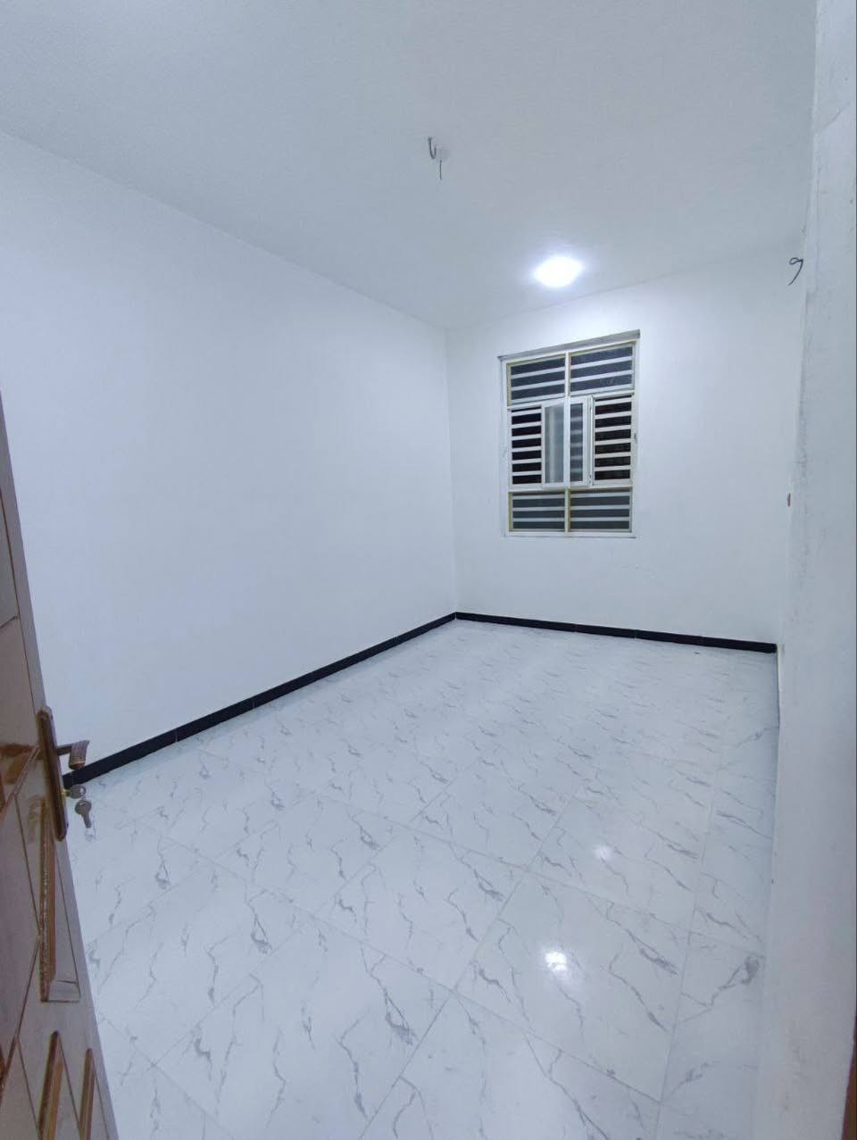 بيت 150 متر طابقين بالاسكان الصناعي النزله الأولى
(قرب مجسر الإسكان الصناعي) بيت يتكون من 6 غرف
الطابق الاول / طارمه استقبال وصاله وغرفتين 2 نوم ومطبخ وصحيات داخليه وخارجيه
الطابق الثاني / يتكون من 4 غرف نوم وصاله وصحيات
السعر والتفاصيل اتصل ***********
