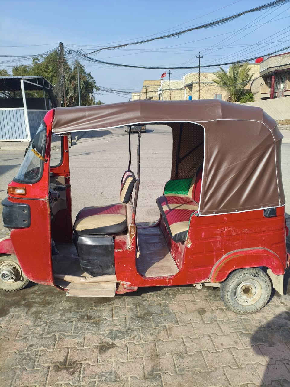 السلام عليكم تكتك للبيع السعر ٥ ملاين مكينة مكفولة رقم انكليزي سنوية بأسمي تخويل ثاني يوم للستفسار الرقم***********
