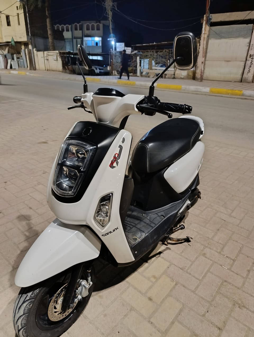 السلام عليكم للبيع ماكس بوليس صيني محرك ياباني باب اول درجة اولى جديده صارله ٨ اشهر طالعه من المعرض السعر ٨٥٠ وبيه مجال للشراي *********** المكان كربلاء طويريج
