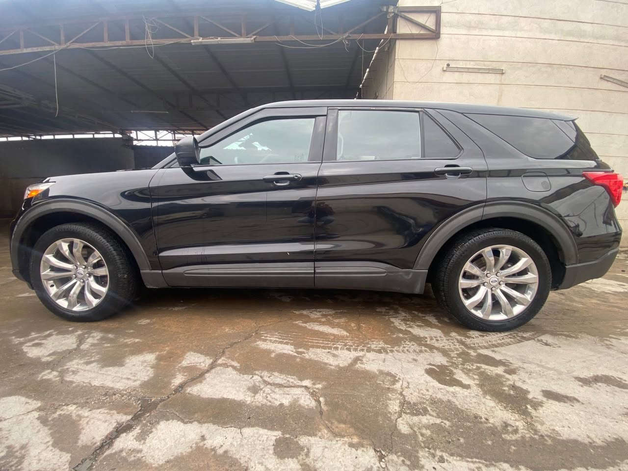 فورد اكسبلور 2022
وارد امريكي
بوليسية
بدون حادث 
فقط بارد بالجاملغ الخلفي 
بيها قطع صبع 
رادار
كامرة 360
بصمة ابواب
بصمة تشغيل 
ماشية 65.000
سيارة جاهزة رقم اربيل بأسمي السيارة
السعر المطلوب 19.500 وبيها مجال بسيط 
مكان السيارة بغداد
للاستفسار : ***********
