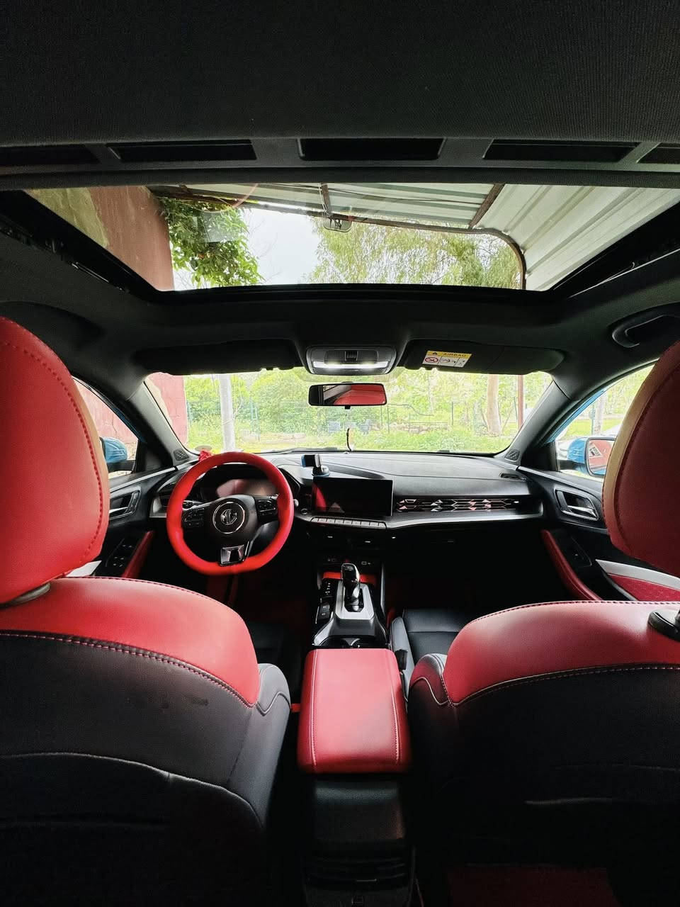 سيارة MG GT للبيع
اللون🔵الأزرق 
الموديل 2️⃣0️⃣2️⃣3️⃣
المواصفات Comfort 🚩
المحرك 1️⃣5️⃣0️⃣0️⃣Turbo
قوة الحصان 🐎1️⃣7️⃣3️⃣
العزم نيوتن متر 2️⃣5️⃣0️⃣
فتح سقف سلايت 
كامرة دوارة
شاشة car play
كوشن جلد
باب بصمة عند الدخول 
دبل سويج او بصمة عدد 2️⃣
تبريد مركزي قطعتين❄️
وبيها هواية من المواصفات 
بلا دعم بلا صبخ بلا اي شي جديد على وضع الشركة
ماشية 2️⃣6️⃣0️⃣0️⃣0️⃣ ألف فقط 
سيارة رقم دهوك  جديد رقم الماني
المكان دهوك 
تحويل بشرط
السعر 130 ورقة ومجال للطيبين
رقم تلفون 0️⃣7️⃣5️⃣0️⃣3️⃣6️⃣1️⃣8️⃣8️⃣9️⃣8️⃣
