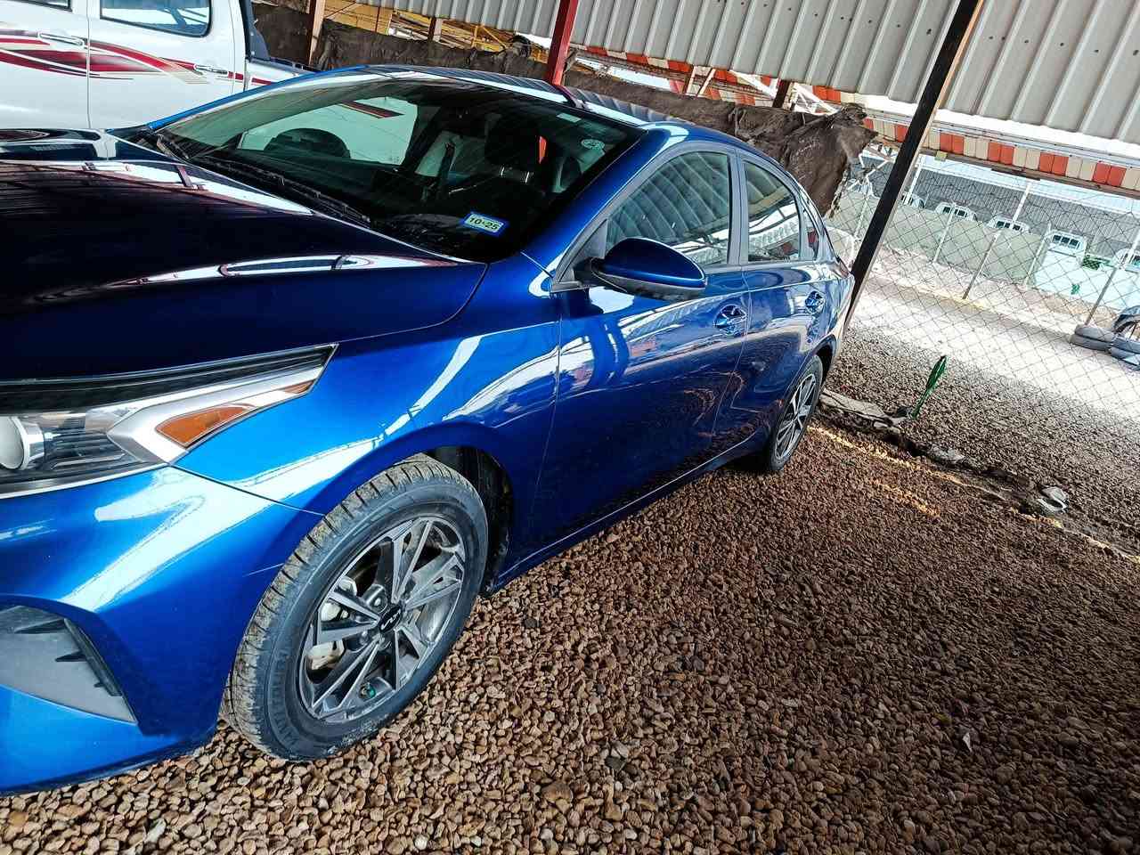 السلام عليكم متوفر فورتي موديل 2023 سياره جديده ما ماشيه ضربتها مجرد جاملغ من كتر قبق البنزين السعر 165 وبيها مجال مكاني باب ناحيه الشوملي للاستفسار رقم الهاتف***********
