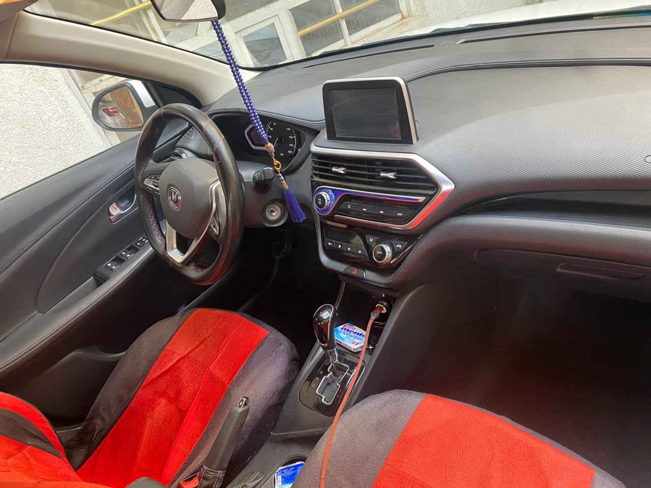 السلام عليكم شانجان ال7 نظيفة سياره استخدام شخصي موديل 23 ماشيه 43 الف بيها جاملغ يسره صبغ 4 اصابع وبس سعرها 98 وبيها مجال للشراي ***********
