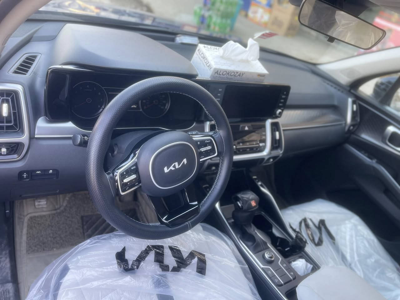 السلام عليكم 
سورنتو 2022 وارد امريكي 
فول مواصفات ما عده الفتحه 
مكينه اربعه اسلندر 2500 
المواصفات 
بصبه بصمط ابواب بصمت تشخيل عن بعد 
حساسات اماميه خلفيه تبريد قطعتين كشنات 
جلد كهرباء تتفه تبريد كشنات ردارات جانبيه 
الحادث جاملخ امامي ايمن مبدل والباب الجانبي 
مبدل نفس الون وباقي مكفول بجم كبس 
تخم تاير جدد صدر امامي خلفي جديد ماشيه 70 
بسمي رقم بخداد جديد بسمي اراوس ويه سياره 
تاسان 2025 او 2026 تو كلر فقط 
السعد $(235) وبيه مجال بصيط 
العنوان بغداد الشعب 
الرقم (***********)
