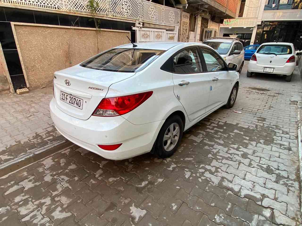للبيع هيونداي أكسنت 2013 خليجي – الشركة العامة

* رقم بغداد (الرقم الجديد).* .
* جديدة ونظيفة، بدون صبغ أو ضربات، فقط بيها دجة بسيطة تحتاج تصليح بارد بجانب باب السائق من الخلف.
* الدائر من الجامغ الخلفي، وكل شيء موضح بالصور والفيديو.

المواصفات:

* محرك كبير بحالة ممتازة.
* تبريد ثلج.
* تايرات جديدة.
* بطارية جديدة.
* الممشى: 138 ألف كم.
* حجم المحرك: 1600 سي سي.
* تحكم ستيرن.
* شاشة Android + كاميرا خلفية.
* حساسات خلفية.
* ويلات كب.

السعر: 95 $

مكان السيارة: بغداد – الاسكان .

***********
