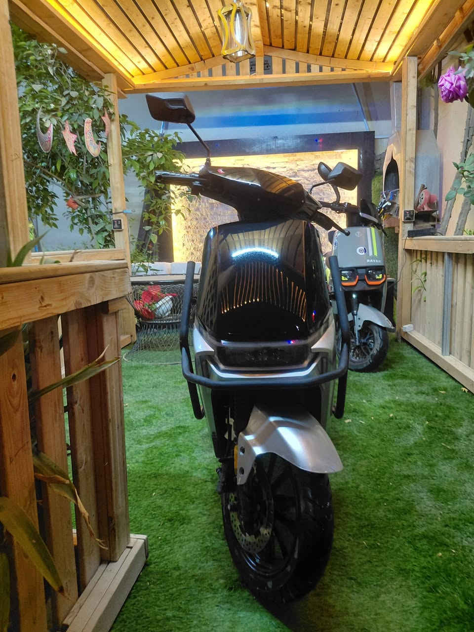 دراجة شحن صيني مدرعة 
6 بطاريات

سرعة 80

تشغيل عن بعد 

750 وبيها مجال


**إذا كنت صاحب هذا الإعلان وتريد حذفه لأي سبب، رجاءا أرسل رسالة إلى الدعم الفني**