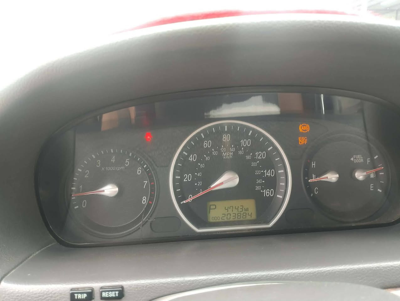 للمراوس فقط
هونداي سوناتا موديل 2008 V6
لون ذهبي فول مواصفات وارد أمريكي بيها صبغ قماره اثر شخوط وبيها ملاحظات بارد گير مكفول  مكينه مبدله حاويه صدر جديد تخم تاير جديد السيارة حلوه وبلاديه رقم انبار شبه مميز للمرواس بألانتر او كورولا او سني الاتصال 
‏‪0785 810 4804‬‏ مكان سياره الانبار الرمادي
