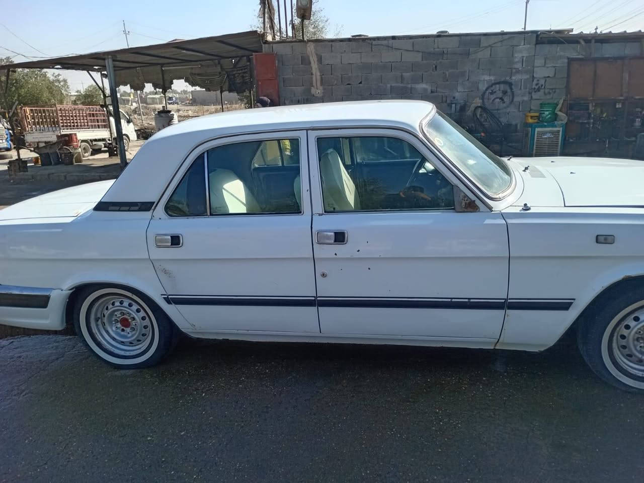 سياره فوالكه للبيع مكفوله مكينه وكير وكسن كفاله وتبريد ثلج كفاله   من صبغ وضربه بيه طخات بسيطه  ***********نتصال فقط سعر خاص ؟.؟
