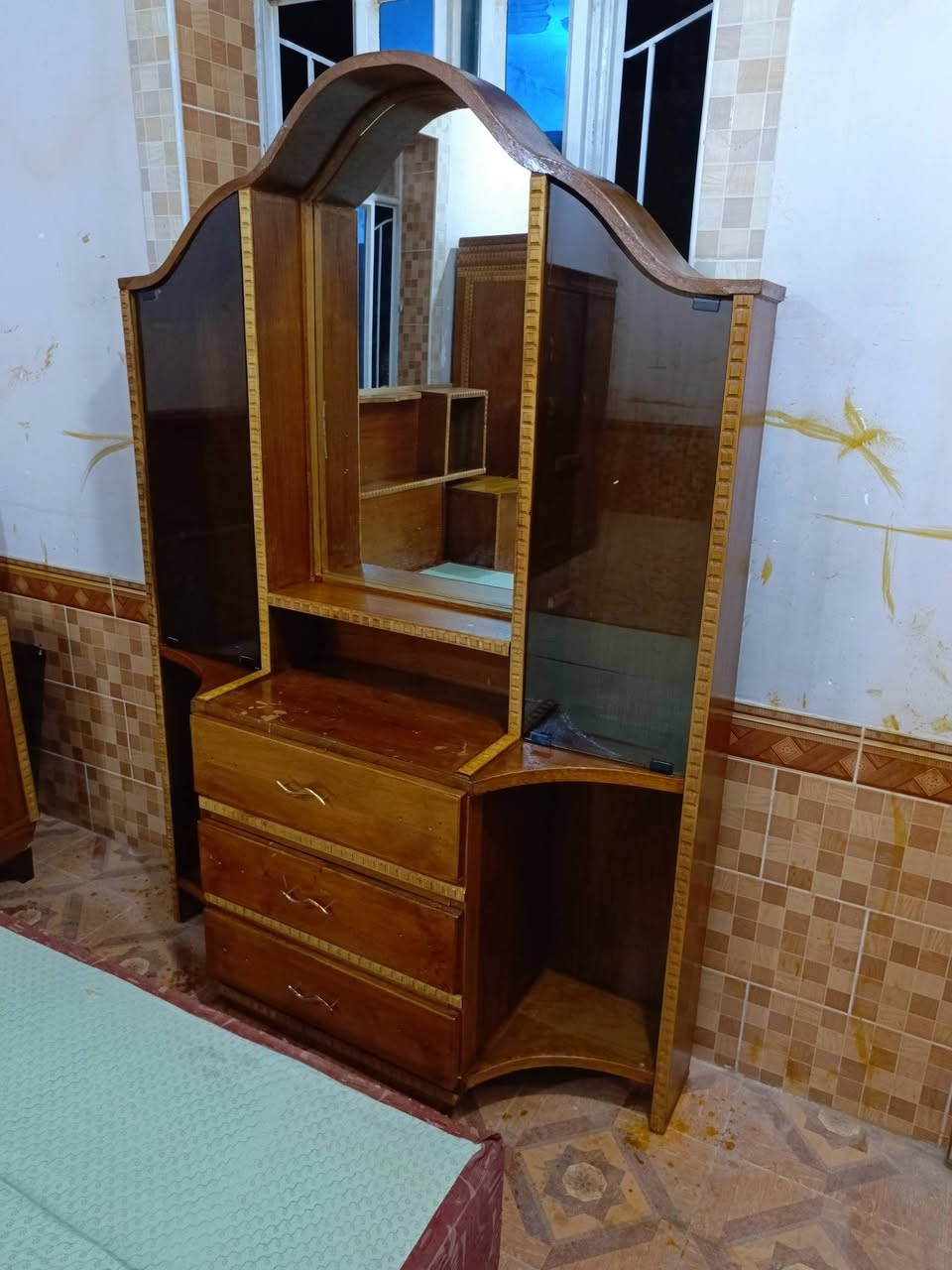 جربايه وميز مرايه للبيع
صاج عراقي حطاطه 
السعر 220وبيهن مجال
بسيط للتواصل خاص او عل الرقم 
***********
متوفر واتس اب📞📲 العنوان الكرابله شارع مدرسه العروبه قرب المعارض
