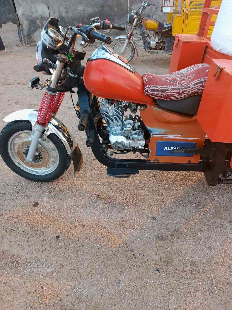 سلام عليكم شباب ستوته للبيع فرس مديل 2016 
ستوته كلشي بيه جديد تايرات 3جوبلس وجدد 
محرك ما صايرله هواي من مفتوح مبدل بي بستن ولفات
السوته اوراق تبلات كدام جدد كير جديد ضفيره من الطول للطول شغاله الستوته خير من الله ما بيه اي نغص سعره 1700 بواحد وسبعميه وبيه مجال حك الجيه مكاني البصره كرمت علي المسحب


**إذا كنت صاحب هذا الإعلان وتريد حذفه لأي سبب، رجاءا أرسل رسالة إلى الدعم الفني**