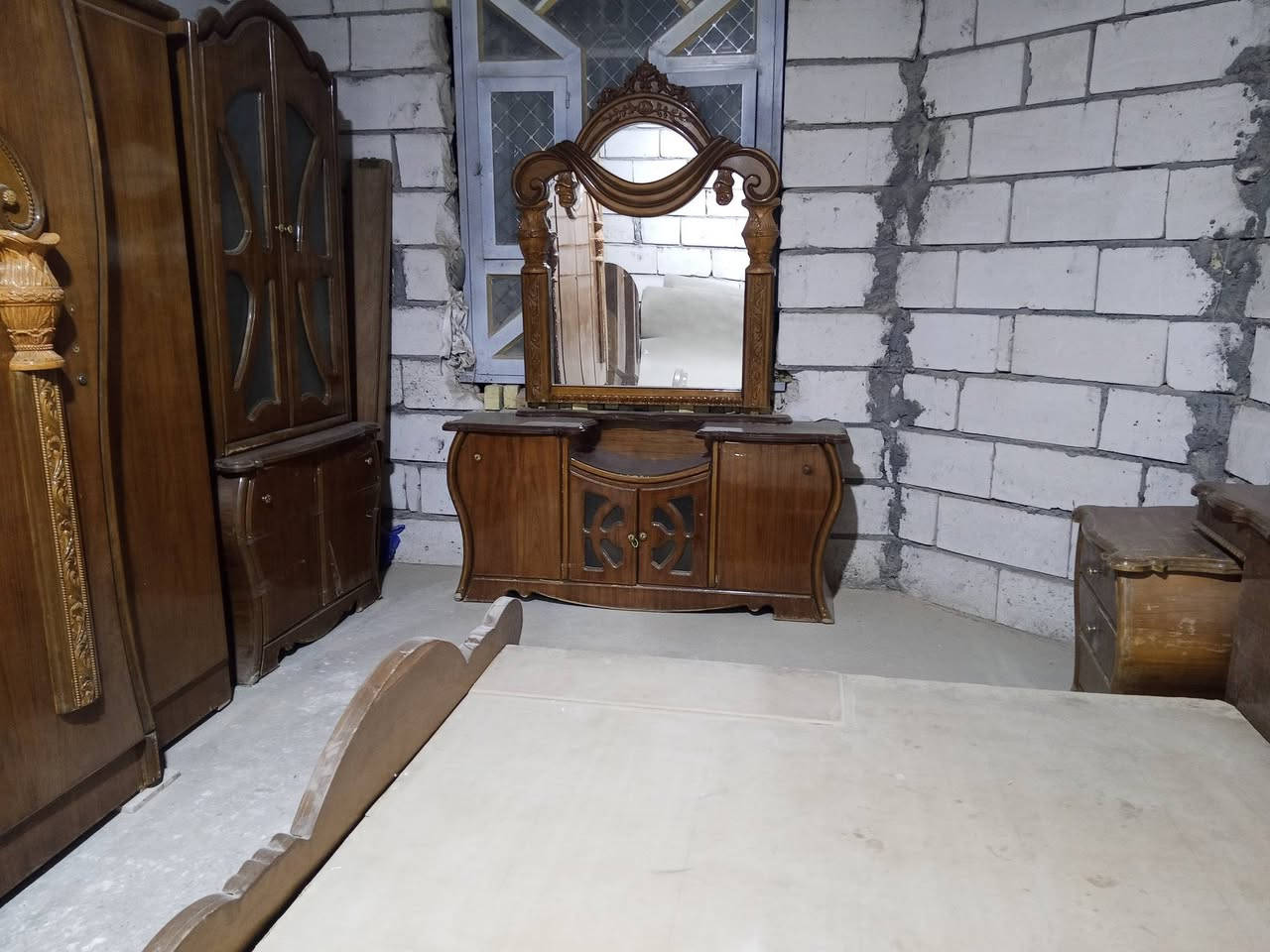 يعلن معمل الموسوي عن توفر غرفة مستخدمة للبيع 
@ نجارة عراق   
    مكان 👌ناصريه  حي اور قرب المدرسة الكويتية 
واتساب *********** 🤳
  تصال ✍ ***********
