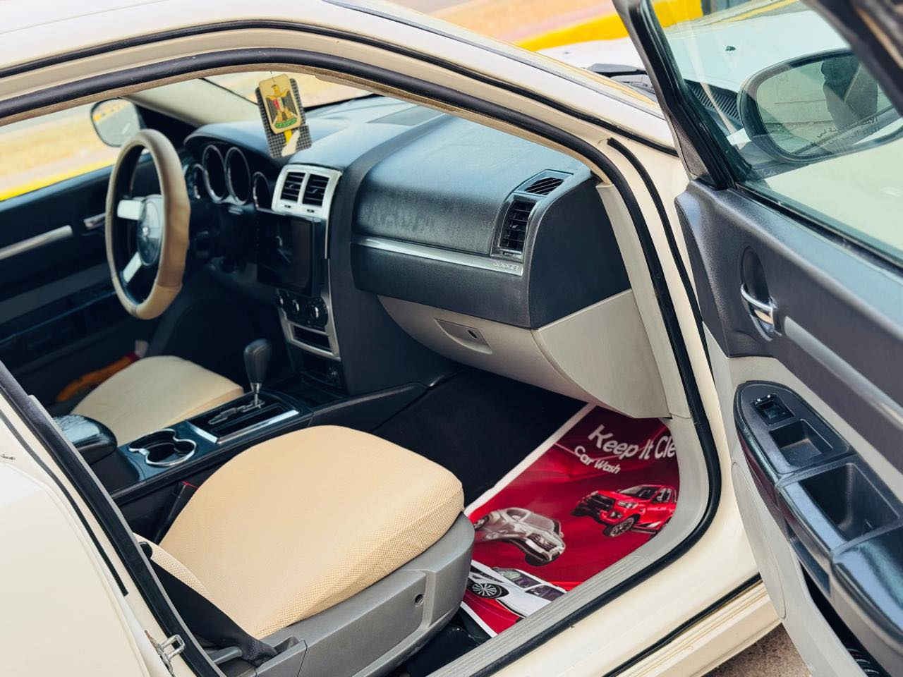 جارجر مديل 2010 خليجي سعر 108 قابل للتفاوض الأستفسار اتصل *********** خليجي كفاله عامه من ضربه وصبغ وتبديل مواصفات شاشه كبيره كامره خلفيه داخل بيجي قطعتين تبريد مكينه 3500مكينه وكير  كشنات كهربائي مكفولات حت من الفتح حساسات امامي وخلفي حداديه جديده تخم تاير تبريد تدفئه شغال مشروع وطني سنويه ل 28 مكان سياره كربلاء
