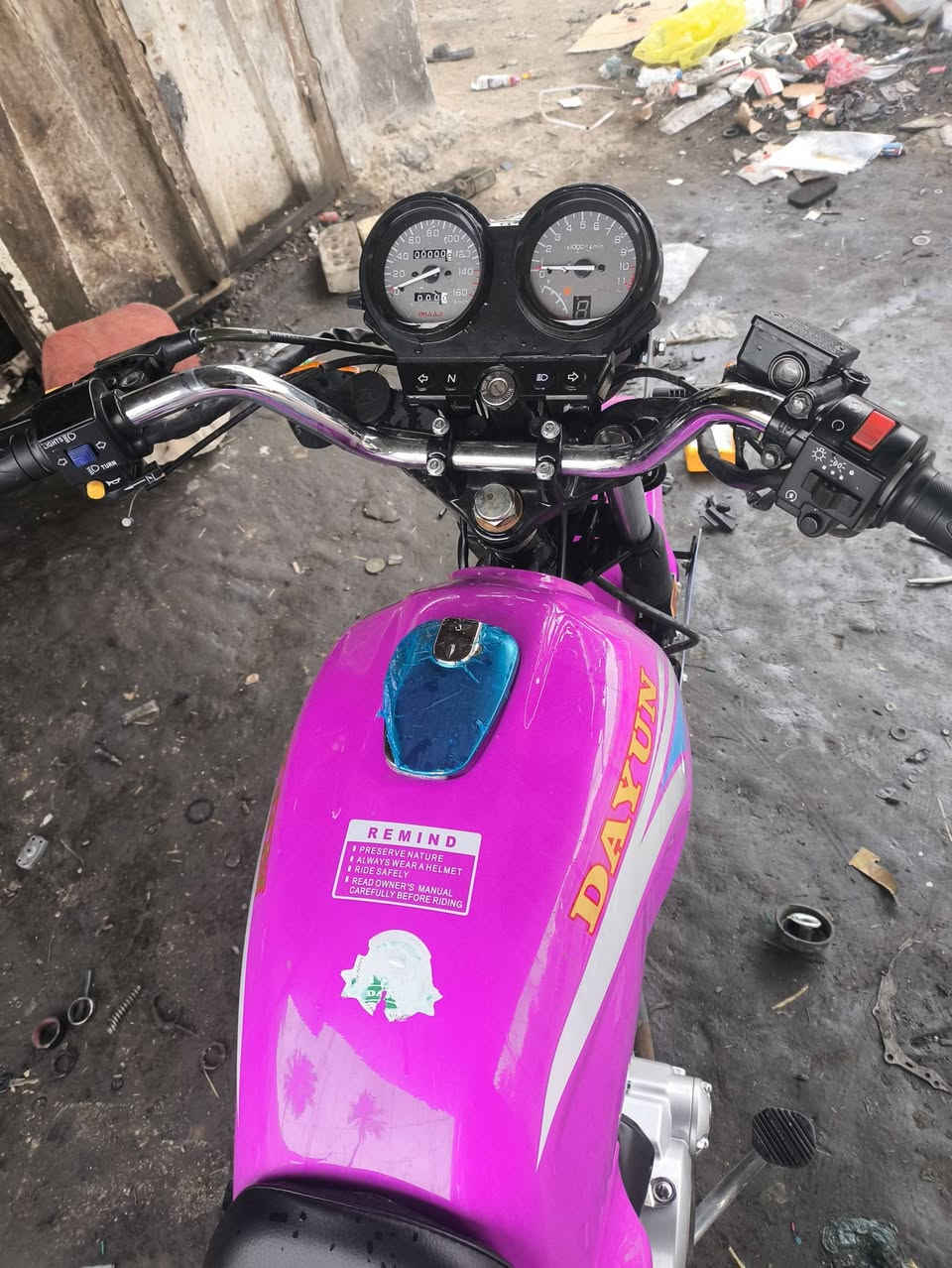 دايون عضم 23 اوراق اصولي   سعرهه 1900 وبيهه مجال حك الجيه مكفوله من كل عيب العنوان   كربلاء الابراهيميه  ***********
