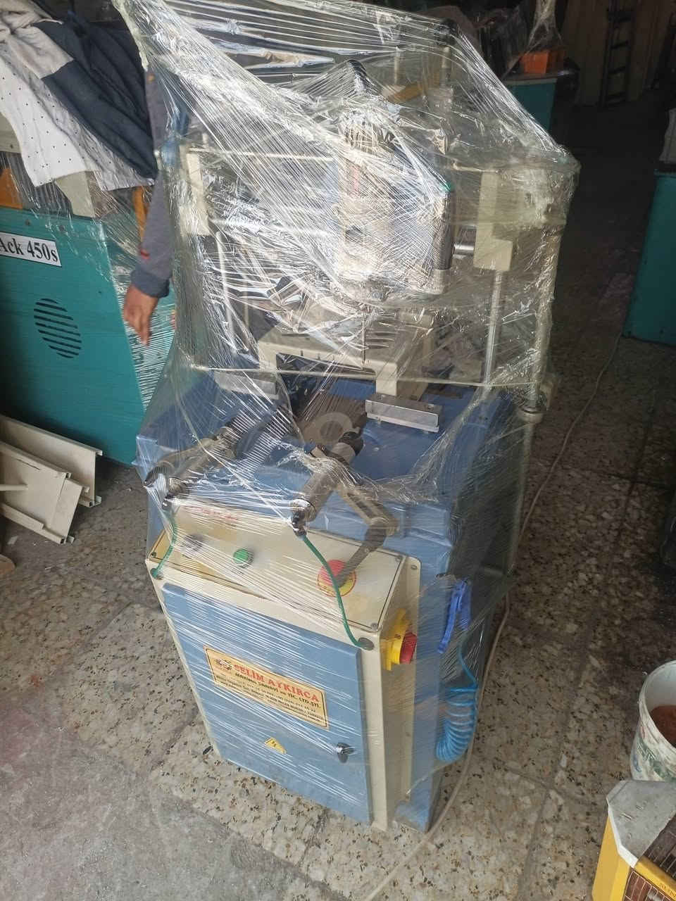 معمل سليم مستعمل سنكل كلش نضيف للبيع العنوان بغداد مقابل علوة الرشيد للاتصال ***********
