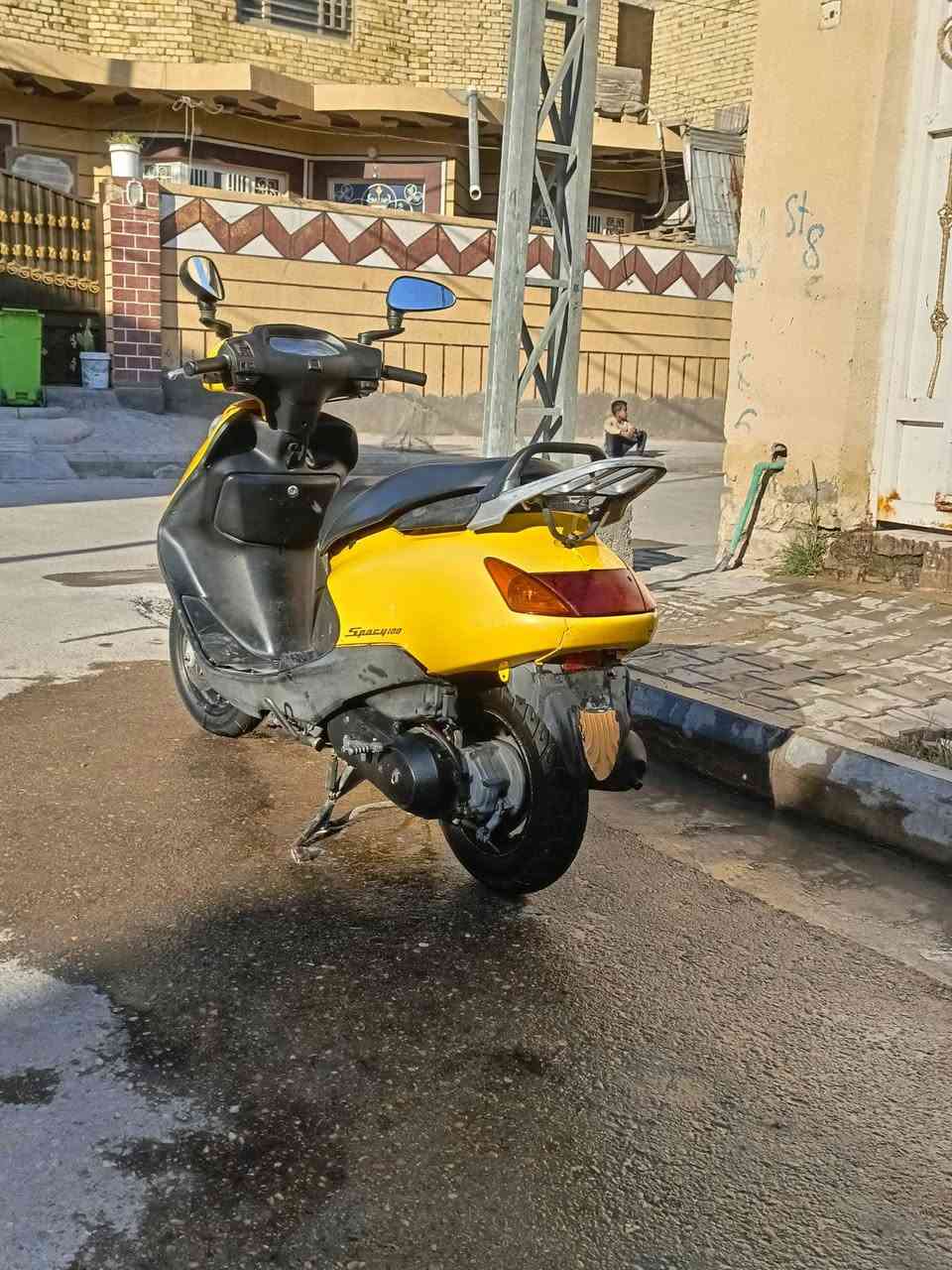 سلام عليكم درجة سبيسي ياباني كفرات اصلي صوت ناعم خرسه درجة خير من الله بل مشي كلشي ماناقصه دك سلف وطلع قفل ستيرن نضيفه سعر500 وبيه مجال مكاني زين القوس شارع المله ***********
