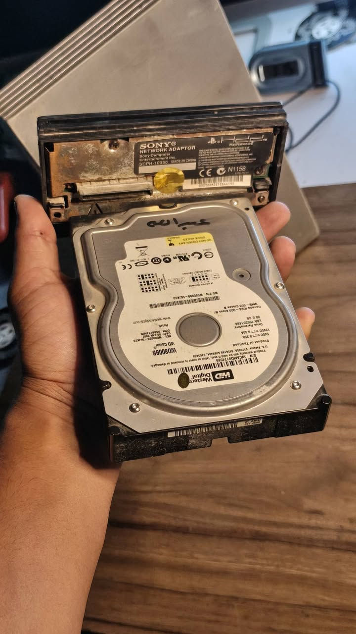PlayStation 2 🩶
الجهاز الكفر مالته تعبان بس الجهاز شغال مابيه مشاكل 
يجي معاه مودم ساتا وهارد 80 كيكا هوا مالته الخاص جاني هيج ابيعه بسعر المودم ساتا 
فقط جهاز بدون أي ملحقات 🚫
السعر 15 الف ✨ 
متوفر توصيل كافة أنحاء العراق


**إذا كنت صاحب هذا الإعلان وتريد حذفه لأي سبب، رجاءا أرسل رسالة إلى الدعم الفني**