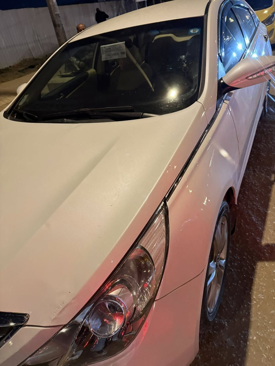 السلام عليكم سونتا خليجيه 2011 رفم بغداد ماشيه ١٧٠ اصل جديده تري زيروستخدام شخصي بيه ٣ قطع بدون دواخل  سعر ١١٥ وبيه مجال ت ***********
