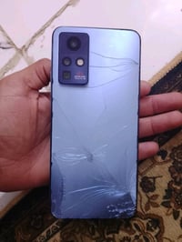 جهاز انفنكس زيرو x مافتوح فقط ضهر مكسور زوم كامره 64بكسل طلع قمر ذاكره...