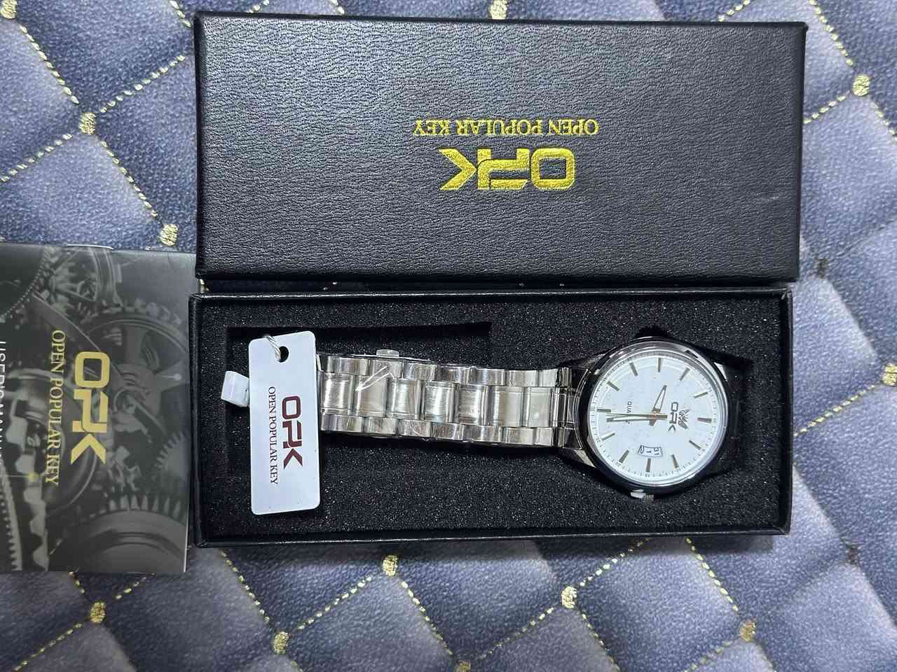 شلعه ساعات ماركات مختلفه رجالي ونسائي ١١٣ قطعه  السعر ٦٥٠  وزن ثقيل مكاين كوارتز  كله جديد وكوالتي عالي جداً


**إذا كنت صاحب هذا الإعلان وتريد حذفه لأي سبب، رجاءا أرسل رسالة إلى الدعم الفني**