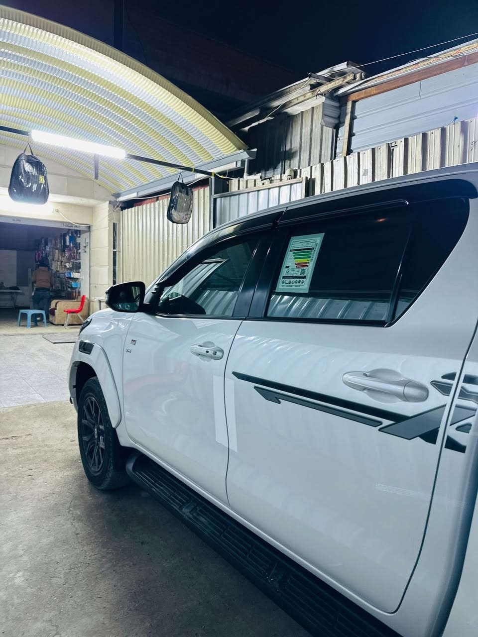 سلام عليكم 
سياره بيكم تويوتا هايلوكس GR 
موديل 2023
فول مواصفات 5 كامرات 
مري شفط كشنات جلد كشنات كهرباء
شاشه تحكم ستيرن حساسات أمامي و خلفي 6 سلندر 2 قطع تبريد 
رقم شمالي ماشية 60
مكان السيارة بغداد البلديات 
رقم ***********
السعر 380 وبيه مجال 
بيه بنيد نصه صبغ باقي كفاله
