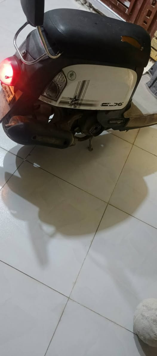 بوليس نوع نوزل
مكينه ابلاد 
دراجه نضيفه للبيع او مراوس 
رقمي *********** 
مكاني سوق الشيوخ
