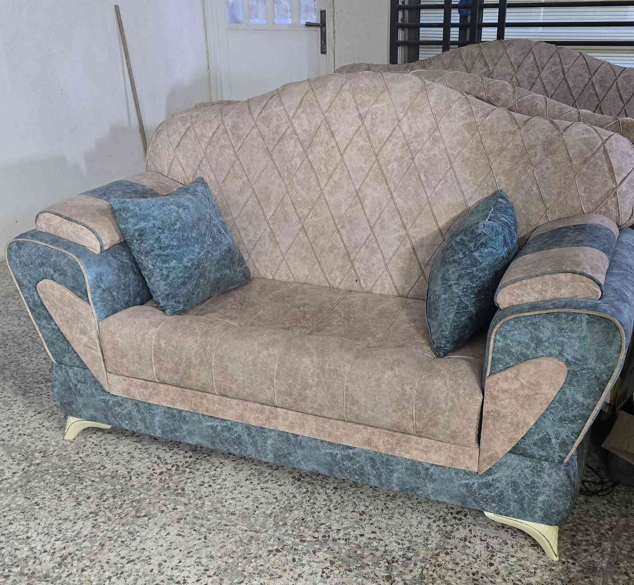 تخم 10 مقاعد مكاني النجف
*********** النجف, العراق
