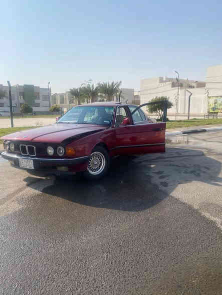 سياره بي ام 730 موديل 1992 رقم بغداد   جلد  كله شغاله محرك كير خير من الله صدر أمامي خلفي جديد َ مصبوغة عام تبديل بنيد فقط العنوان بغداد الكاظميه رقم الهاتف ***********
