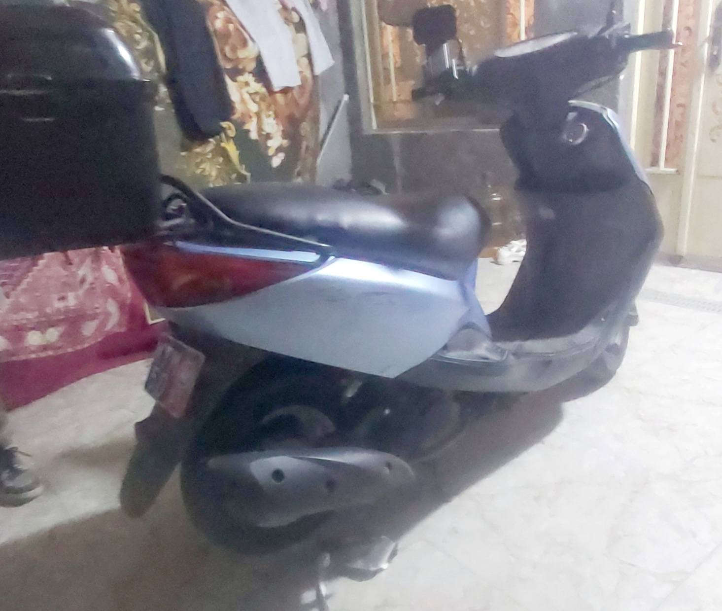 للبيع .. ياماها بريز مكينة مكفولة كلجات مكفولة تايرات جديدة دبلات نظيفة كهربائيات كيجات كلهة شغالة اوراق كاملة شرط الشلعة والمعدل  .. السعر ٥٥٠ هاتف *********** بغداد الحسينية الراشدية
