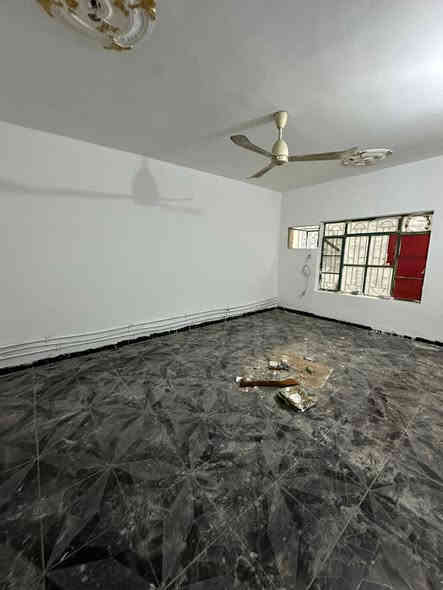 للأيجار بيت مساحه 300 متر في #السيديه  ✅
يحتوي على 5 نوم وصاله ومطبخ وخدمات وهول حولي وحديقه 
وكراج ✅❗️

*يسلم الدار خلي من النواقص جاهز من الصبغ الكامل *

الأيجار مليون ونص 🔶

الموقع السيديه شارع الخيزران 📍

_______________________________________

للأستفسار اكثر تفضلو بزياره مكتب الطائي للعقار 💎

السيديه شارع المركز عماره شركة السراب للمطابخ ✔️

او الأستفسار ع الارقام ادناه 📞↘️↘️ (متوفر واتساب )📌🔛
***********
