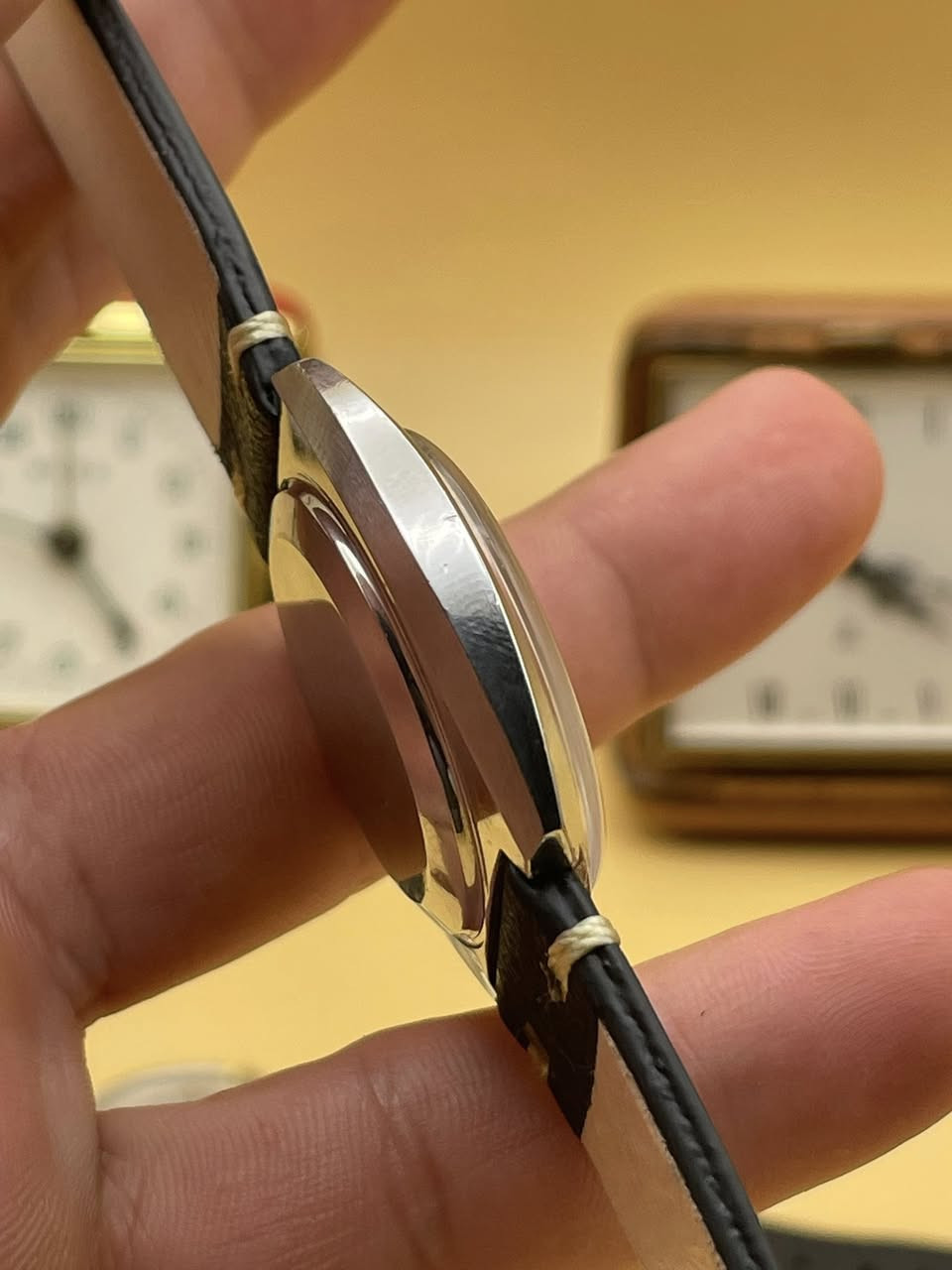 -Iwc (Internal) Classic watch 1960 production

-يا الله شاهد جمال الودلال من (iwc) نوادر جداً الكيس من الفولاذ المقاوم للصدى 

-مقاس ٣٦ / السير البوك مستبدل 

-مكينه مرعبه اوتوماتيك ٨٥٤١ 

-جميع التفاصيل اصليه عدا السير البوك مستبدل

السعر خاص او واتساب *********** 

يوجد توصيل لجميع محافظات العراق توصيل ٥ داخل العراق والى الأردن ١٥ دولار والى سوريا ١٥ دولار
