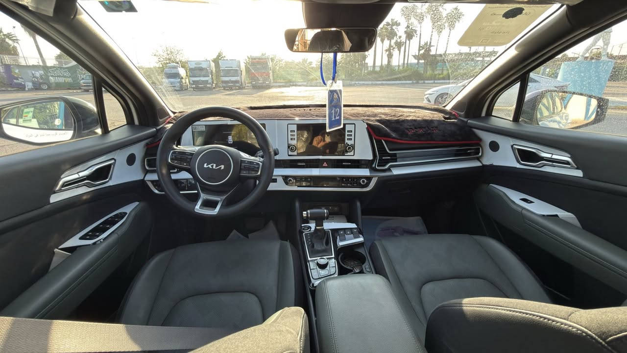 سبورتج 2025 بلاك ادشن خليجي ضمان الدولية 
 ماشية  9000
بيها ٣ تبديلات دهن مجاناً 
( فول مواصفات )
بصمة + تشغيل عن بعد
بانوراما +  الأنارة الداخلية LED
كراسي الأمامية كهرباء + صندوق كهرباء
(  السيارة نقاط عمياء  )
داخل زيتوني واسود جلد وكنتارا 
مقاعد الأمامية تدفئة+ مقود تدفئة
 شاشة كبيرة +كامرة خلفية دوارة
6 ايرباك +شاحـن وايرلـس
مرآة اوتو دم + حساس مطر
تبريد شاشة مناخين منفصل 
حساس امامي + خلفي
مانع انزلاق + مانع انحدار
هند بريك بصمة+ أوتو هولد
قطعتين تبريد+ اربعة انظمة قيادة
انارة الأمامية LED + انارة خلفية LED
تحكم ستيرن جهتين + شفتات
اشاير بل مري والمري كهرباء
كت بيانو بلاك اسود لامع 
محرك 2000

للأستفسار ***********
