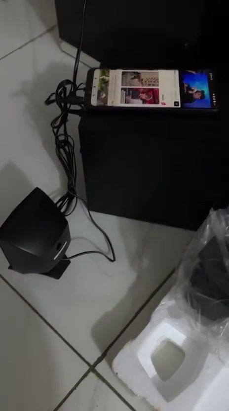 منضومه سماعات تشتغل بلوتوث وكيبل اصليه وصوتها عالي كلش ومامستخدمه تجي ٦ قطع ٥ صغار ووحده جبيره الي يريدها يراسلني داخل كربلاء فقط


**إذا كنت صاحب هذا الإعلان وتريد حذفه لأي سبب، رجاءا أرسل رسالة إلى الدعم الفني**