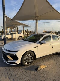 سوناتا 24 خليجي فول مواصفات مال اقصاد  ماشيه45 الف  السياره جديده ع اي...