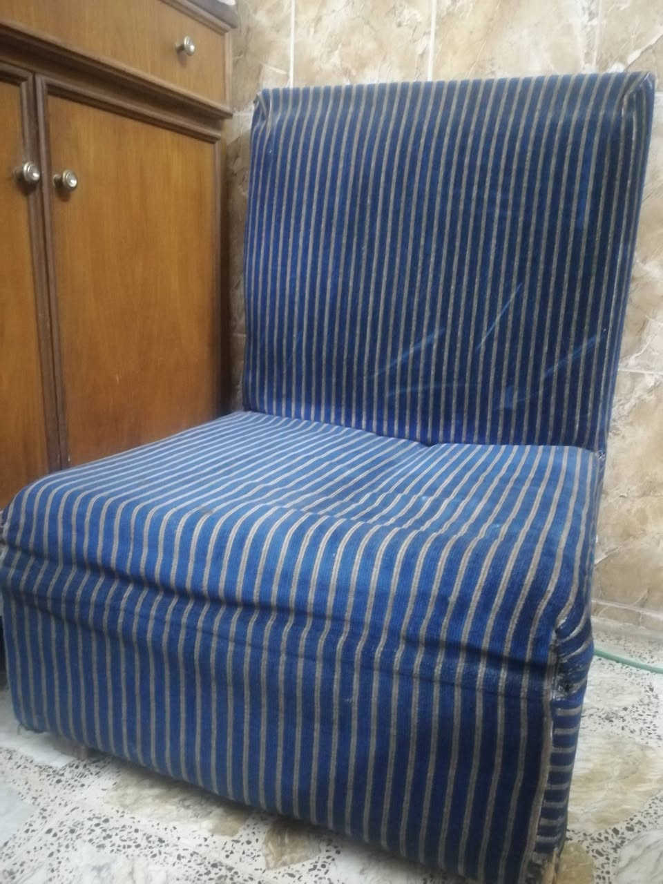 للبيع....
أغراض منزلية نظيفة


**إذا كنت صاحب هذا الإعلان وتريد حذفه لأي سبب، رجاءا أرسل رسالة إلى الدعم الفني**