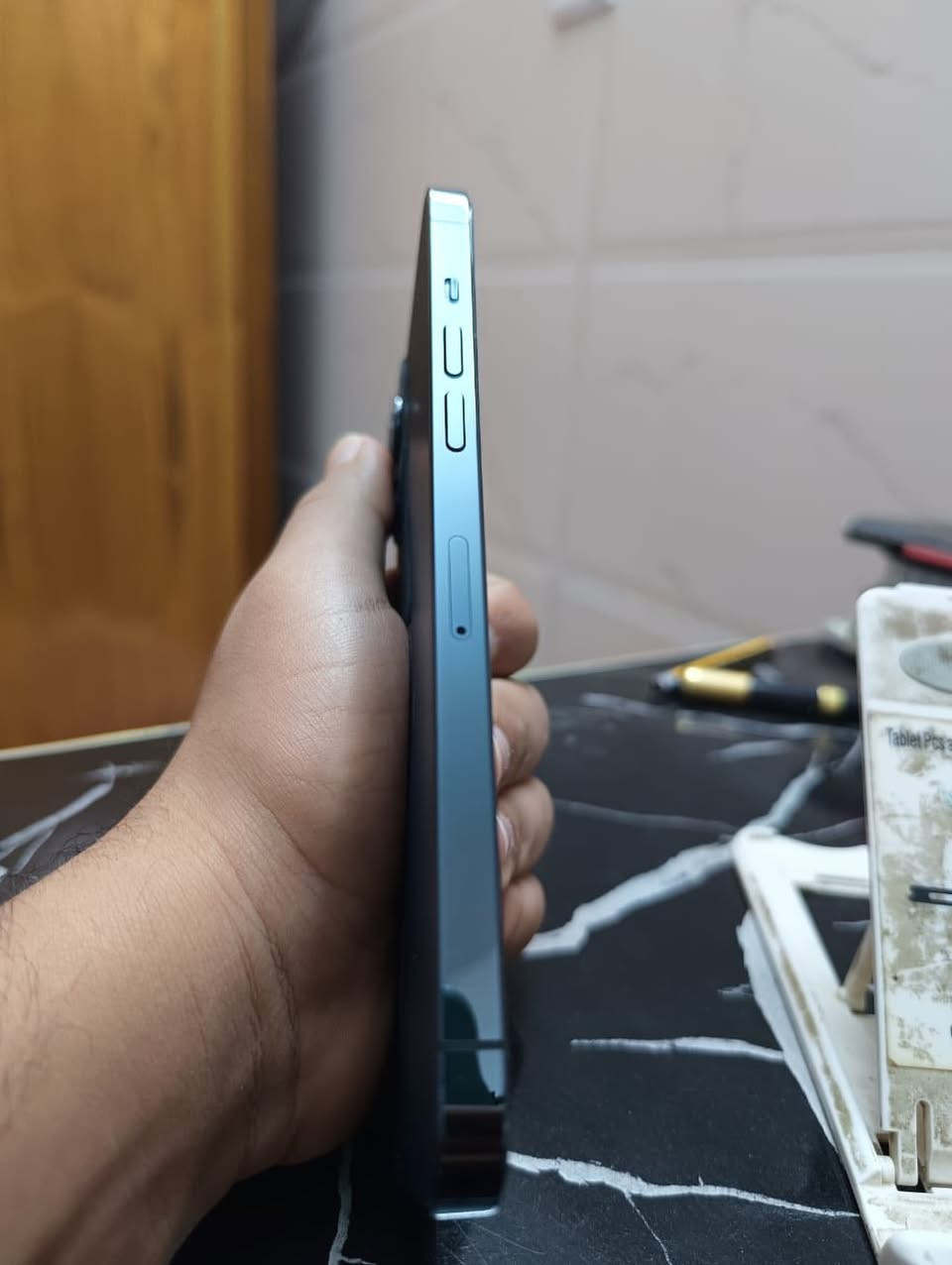 سلام عليكم  iPhone 12 Pro MAX تليفون نضيف تجي وتشوفه بعينك وتفحص وين ماريد مآبي ولا شخط مكفول من كلشي وتر بروف ذاكرة 256 والبطارية 85 العنوان بغداد الجديدة السعر 525 وبي مجال الشراب يتفضل خاص


**إذا كنت صاحب هذا الإعلان وتريد حذفه لأي سبب، رجاءا أرسل رسالة إلى الدعم الفني**