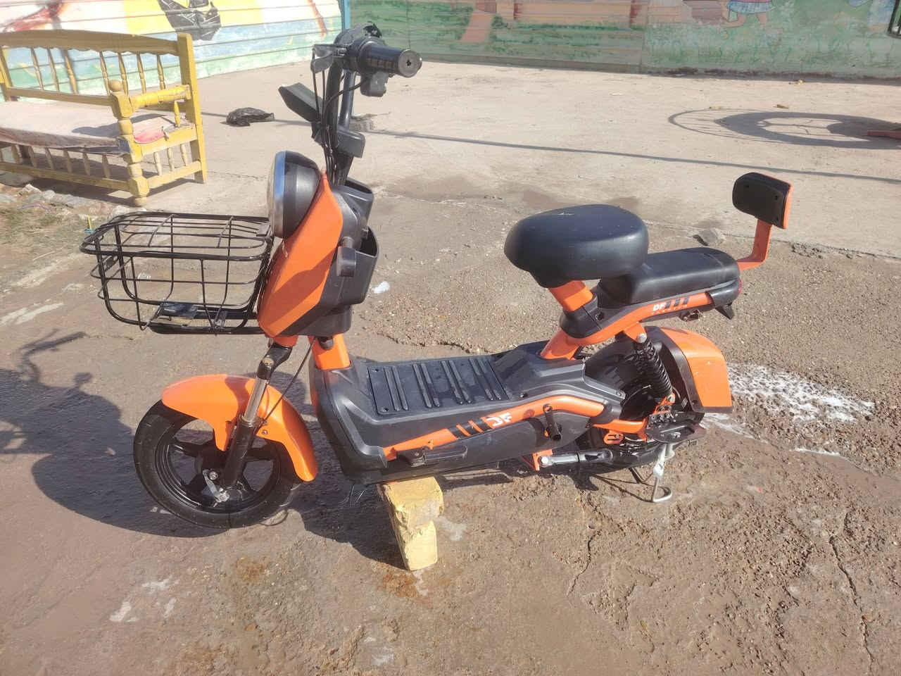 دراجه شحن لبيع السعر ٢٥٠ لف بيه مجال بصيط مكان بغدادتاجي سبع البور *********** بي واتساب
