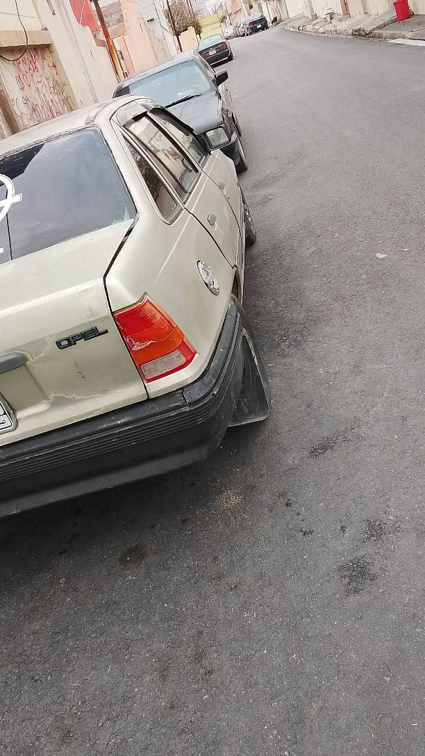 موديل 1989 مكينه 16 كير عادى شرط سنويه وكاله ابيع ها مكفوله عنوان زاخو *********** سعر 18 مجال كلها شرط كهربائية شغله سياره حلوه دهوك, العراق
