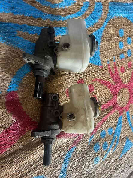 سلام عليكم قراض شاهينه للبيع عنبار ودبه عينات عدد٤ وعقول مال شاهينه ابيعهم كلهن بخدمه الشراي ***********
