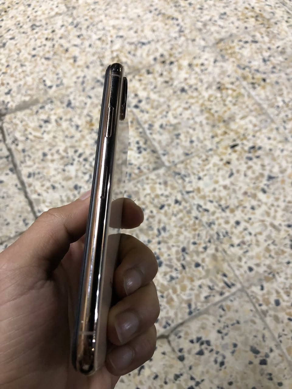 من رخصه الادمن 
جهاز للبيع ايفون xs شرط ما مفتوح 
بطاريه 77 بلادي 
ذاكره 64
تك سيم 
السعر 125 وبي مجال للطيبين 
***********
واتساب +اتصال
