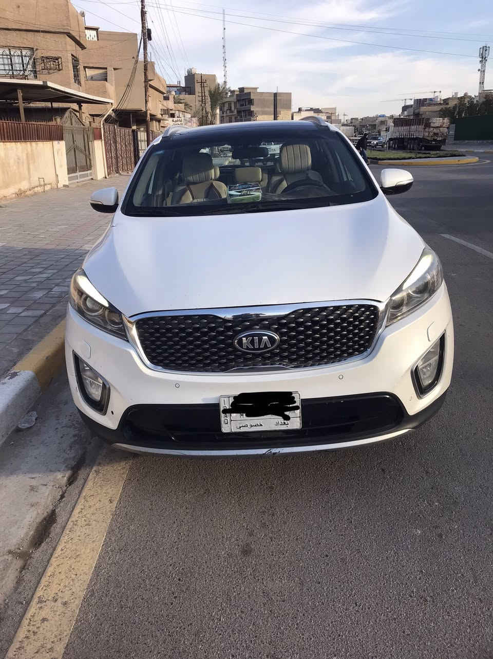 السلام عليكم 
سورينتو  موديل ٢٠١٧ للبيع 
٦ سلندر بانوراما كشنات جلد
كرسي سائق وجنطة كهربائي 
خليجية لابيها صبغ ولا تبديل 
بيها بارد قليل
محرك وكير ما مفتوح
اللون ابيض 
السيارة رقم بغداد وباسمي
سكني بغداد حي البلديات الصحفيين 
السعر ٢١٠ وبيها مجال … للاستفسار 
***********
