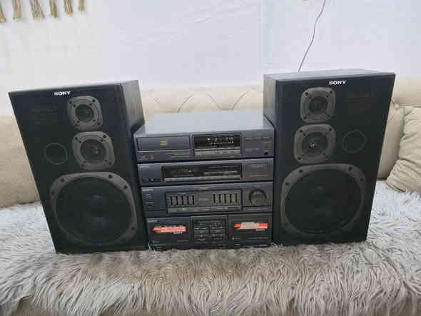 سستم. ماركة سوني. ياباني. بوكس وطبقة سيدي فوكه. سماعات سوني. جهاز. باله ياباني. استيراد. استراليا. مكاني سماوه *********** شغال كله. سحب راديو دك  قرص كله شغال ابلاد. اكو قطعه مشغل اسطوانه سوني مالته بس تطلع نظيفه وياه  .
