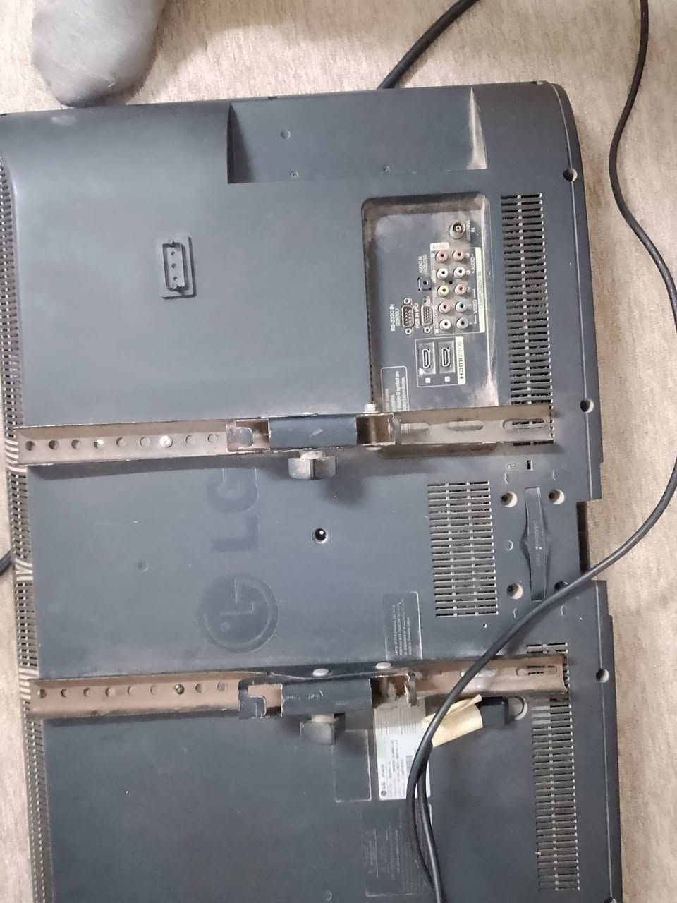 السلام عليكم
بلازم LG
حجم 32
شغال ونظيف بالشرط 
السعر 55 الف وبي مجال قليل حك الجيه 
كركوك القادسيه تقاطع ابو خطاب 
***********
