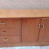 خزانة • أثاث • للبيع