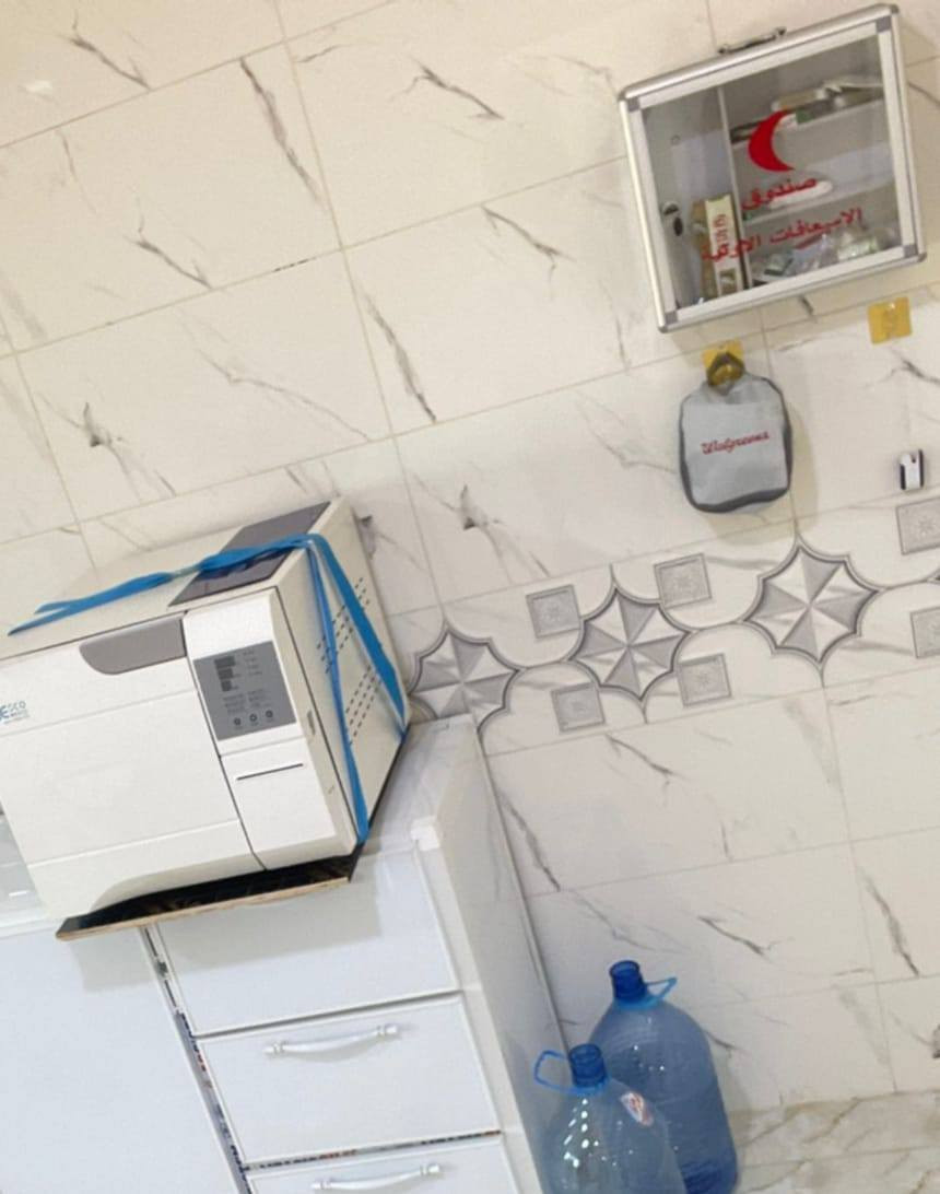 عياده للبيع مكتمل من كل الاجهزة كراسي اسنان عدد 2 اوتكليف بي 18 لتر الحديثة استخدام سبعة أشهر للبيع
للاستفسار 
***********
