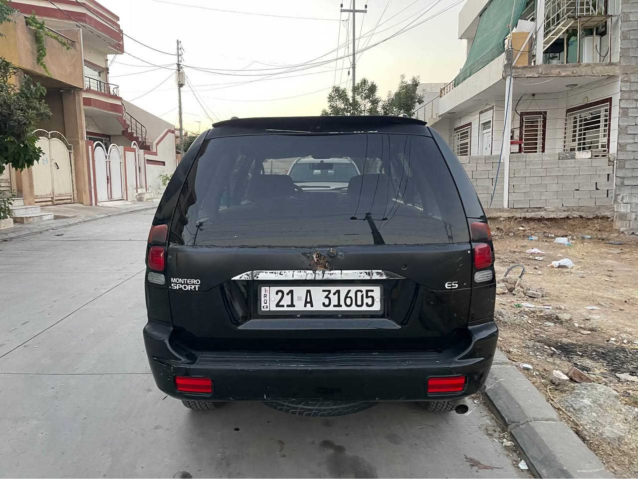 مۆنتیرۆ ٢٠٠٢ تەحویل عەسڵ ڕەنگی ڕەش
٦ پستۆن 
گێڕ و مەکینەی بە شەرت 
گێر ئۆتۆماتیک ٤ جام کارەبا 
سەنەوی و ڕەقەمی تازەیە 
تایەی تازەیە 

سەیارەکە تەنها دۆسەی لای سەکنی بۆیاخە و باقی بۆیاخی نیە 

سعرەکەشی ٨٠ وەرەقە و معامەلەی تیایە 
بۆ پەیوەندی 
***********
شوێن سلێمانی السليمانية, العراق
