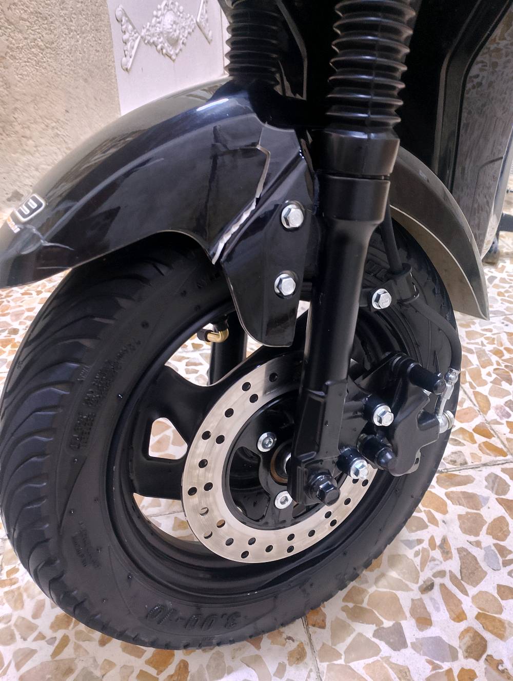 السلام عليكم
دراجة شحن R9 شركة الريان للبيع صارله 25 يوم مطلعه من الوكيل دراجه نضيفه + خمس بطاريات + بعدة بحالة الضمان +
شاحنه سريعة 60v32h
السعر 575 وبيه مجال ( مكاني ميسان ابو رمانة ) 
هاذ رقمي فقط واتساب ***********
