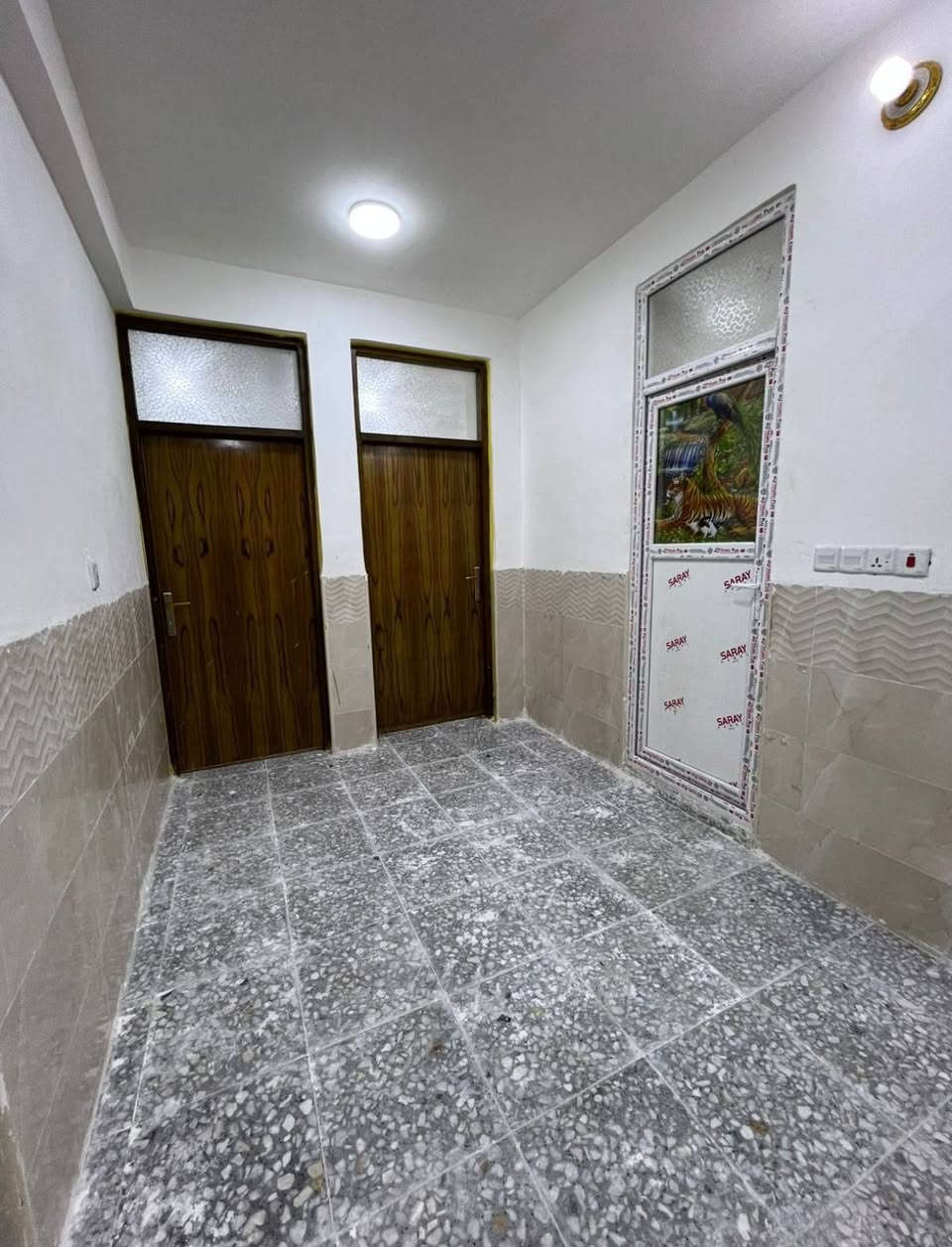 شقه زيرو طابق اول غرفتين وصاله وخدمات ✨
ـ مكانه حمام المالح قرب مدرسة الكفاح او الهيثميه 
ـ سعر الأيجار ٤٠٠ الف 
ـ للتواصل / ***********
