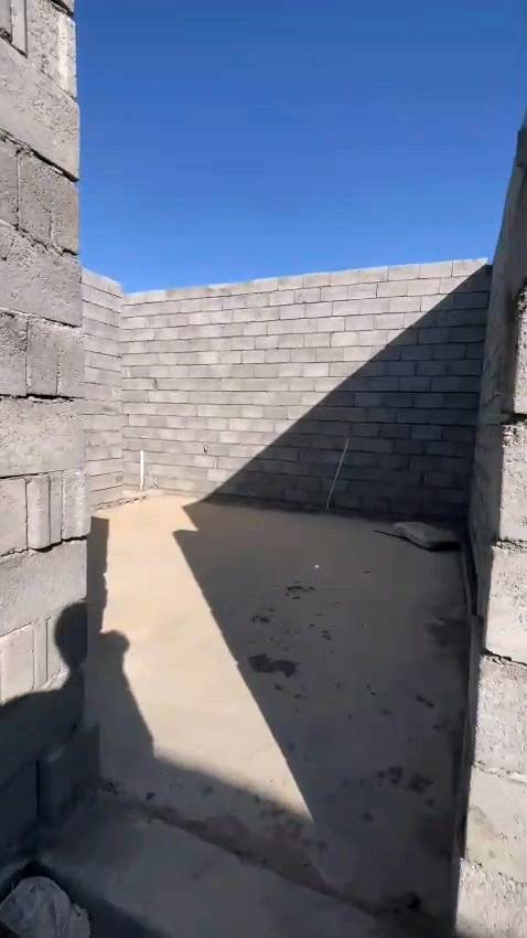 السلام عليكم بيت للبيع طابو زراعي
 زنكوره ناحية اليرموك قرب مدرسة الخوارزمي قريب من بيت الشيخ طالب العياده شغل درجه اولى
مساحة الأرض 200 متر 
مساحة البناء. 180 متر 
 الطابق الارضي بناء حجر متكون من غرفتين وصاله ومطبخ وديوانيه وحمام 
الطابق الثاني بناء بلوك غرفتين وصاله وحمام الكرسته مالت الطابقين موجوده 
السعر 60 مليون وقابل للتفاوض 
للتواصل ***********‬‏