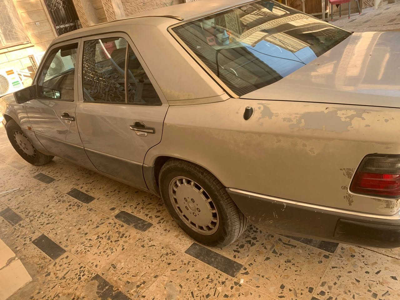 مارسيدس دب موديل 92 .
لون رصاصي.
6 سلندر محرك الماني .
كامل المواصفات (تبريد، بانوراما،مقاعد جلد).
السعر 75 ورقه

عنوان : بغداد -القاهرة شارع مستشفى الجنوب لاهلي
 
للاستفسار اكثر الاتصال على الرقم
***********
